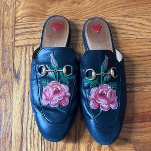 Gucci Princetowns w/ Embroidered Roses size 37